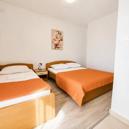 Apartment Lea *