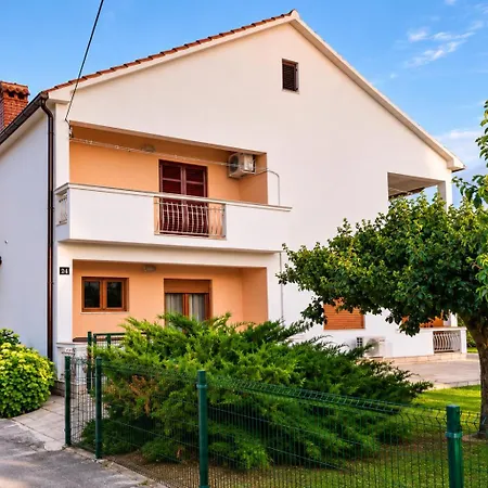 Apartment Lea